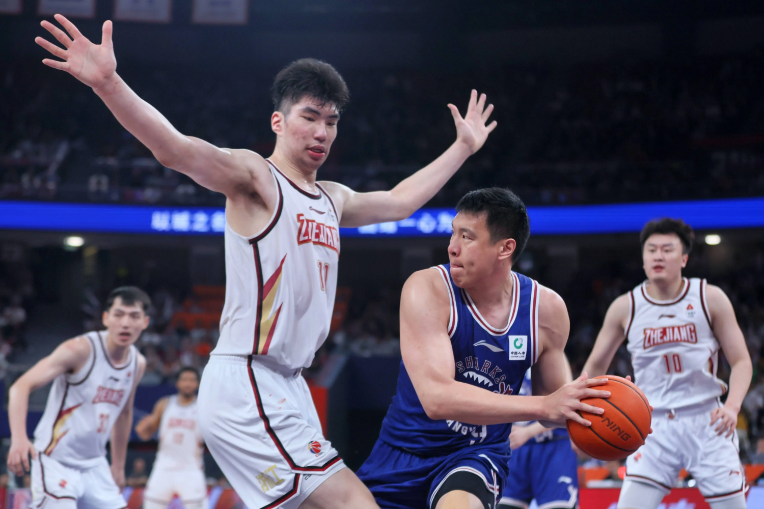 九游下载安装-包含国际比赛日浙江队调整名单以备欧篮联，刷新队史纪录环节打磨，媒体盛赞，赛季目标并未改变的词条